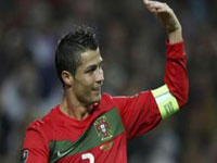 صعود پرتغال به جام جهانی با هت‌تریک رونالدو