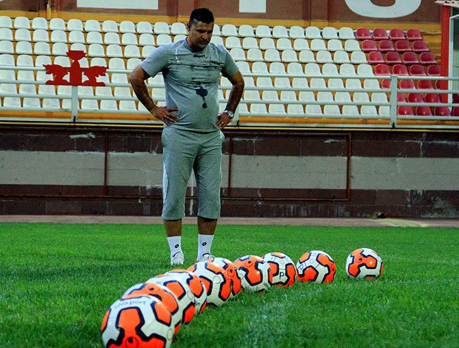 علی دایی گزینه مربیگری فصل بعد پرسپولیس!