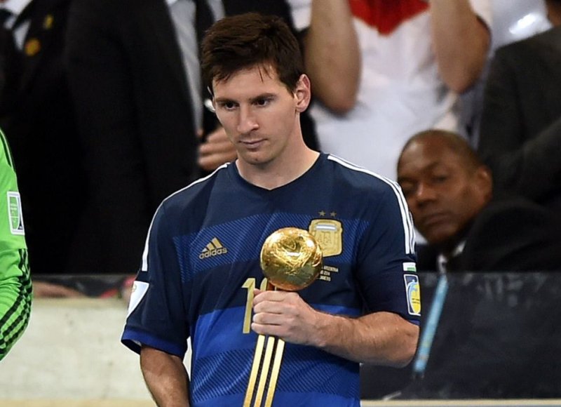 بلاتر:حق مسی نبود توپ طلای جام جهانی را ببرد