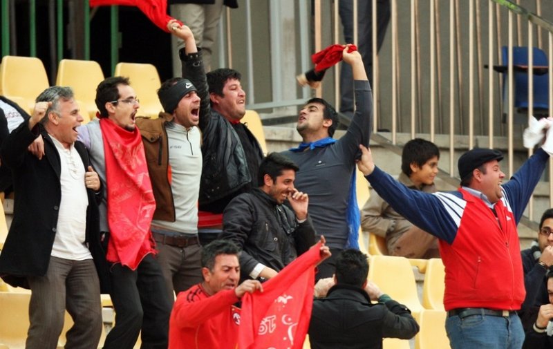 اعتراضی عجیب در استادیوم تبریز
