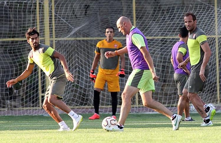 مربی پرسپولیس راهی کرواسی شد