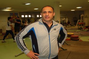 حسین توکلی مربی تیم ملی وزنه‌برداری معلولان شد