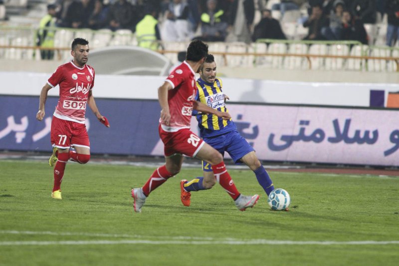شجاعیان: پرسپولیسیها دو سه نفری میزدند!