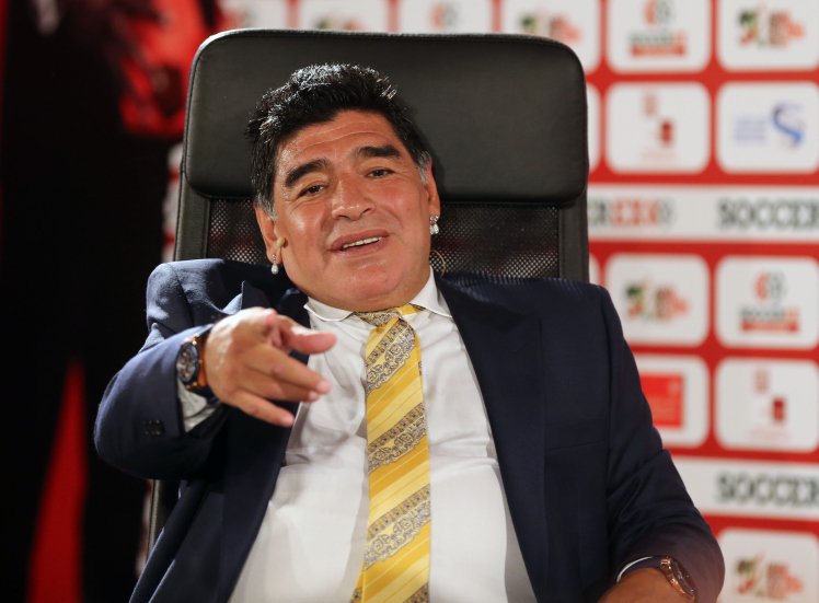 واکنش تند مارادونا به امضا قرارداد کونته با چلسی