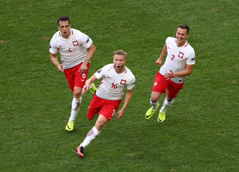 لهستان 1 - 0 اوکراین؛ 7 امتیاز برای صعود!