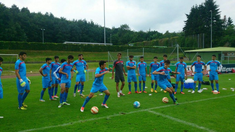 تیم ملی جوانان در ورزشگاه هامبورگ