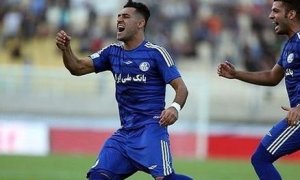 یک ستاره قدیمی می‌خواهد به فوتبال ایران برگردد!