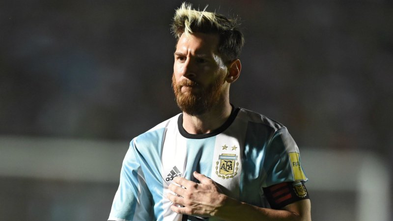مرگ اولین مربی دوران فوتبال مسی