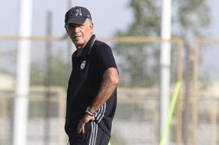 دستیاران سرمربی آمدند / زمان ورود کی‌روش به ایران مشخص شد