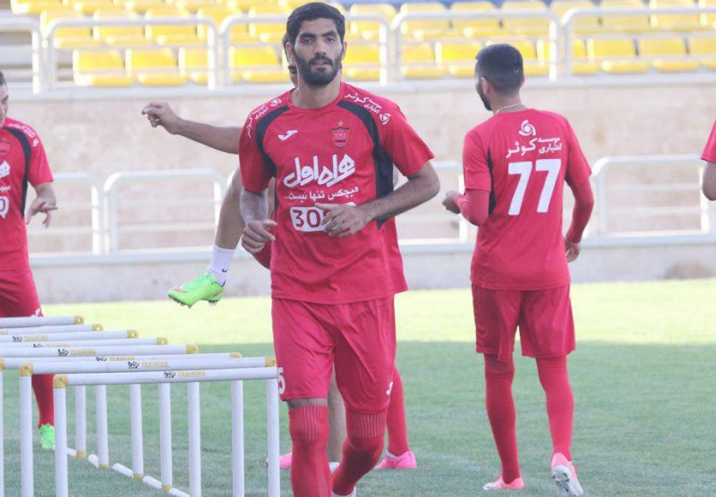 مدافع پرسپولیس پیش از بازی مصدوم شد!