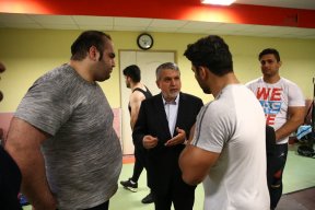 سلیمی: وضعیت تجهیزات وزنه برداری افتضاح است!