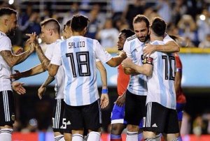 پیروزی راحت آرژانتین با هت تریک مسی