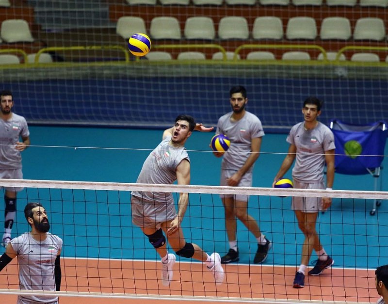 پاسخ به برخورد بد آمریکا با والیبالیست‌های ایرانی