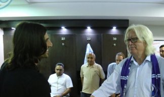 حضور هافبک عراقی در رختکن استقلال