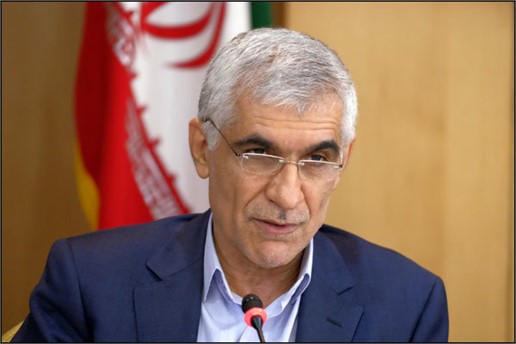 اهدای پیراهن "یار دوازدهم "به شهردار تهران