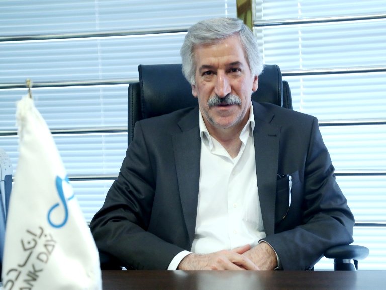 ملکی: تا 2 روز آینده چک ذوب آهن را پاس میکنیم