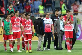 صدرنشینی پرسپولیس سخت و سخت تر می شود