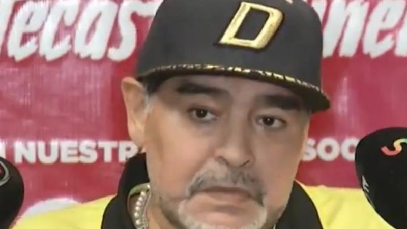 مارادونا: بعضی‌ها می‌خواهند من را مقابل مسی قرار بدهند