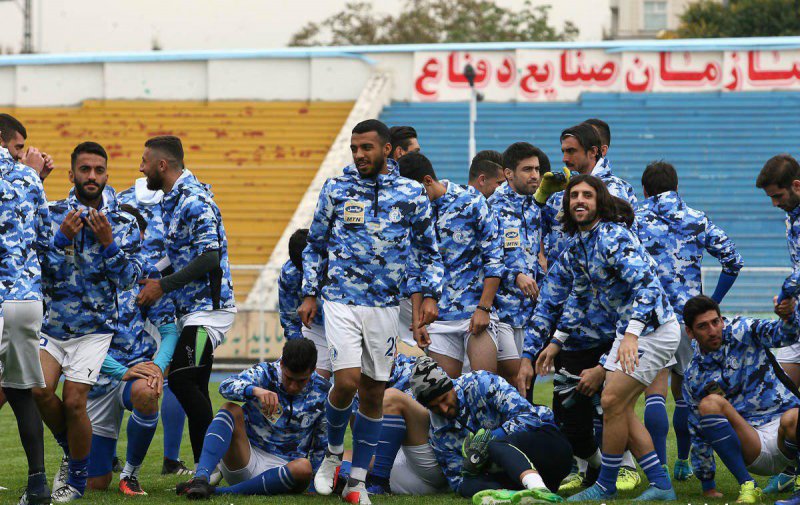 استقلال فعلا نه لیست ورود دارد، نه لیست خروج