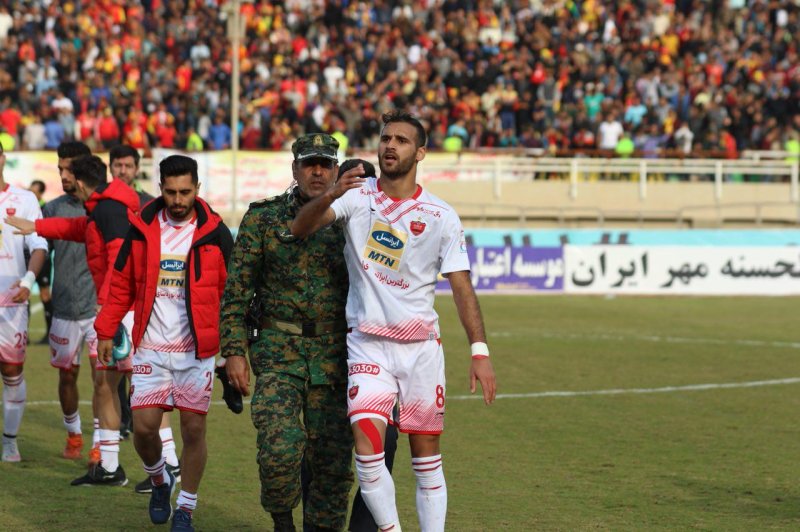 نوراللهی بازی با استقلال خوزستان را از دست داد
