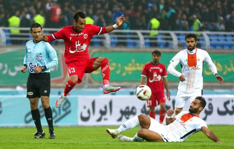 قاسمینژاد: هواداران مقابل استقلال سکوها را قرمز کنند!