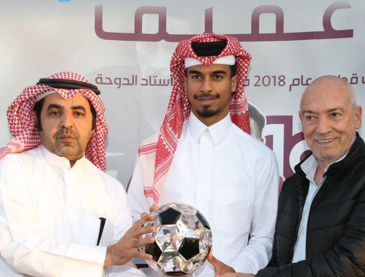 پسرجادویی مردسال فوتبال قطر شد (عکس)