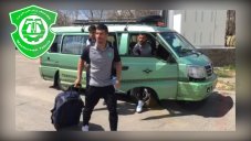 شوخی بازیکنان ماشین از ون سواری به دلیل خرابی اتوبوس تیم