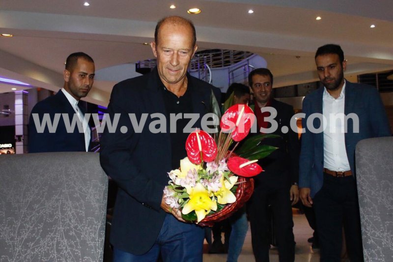 با پرسپولیس چهارمین قهرمانی را به دست میآوریم