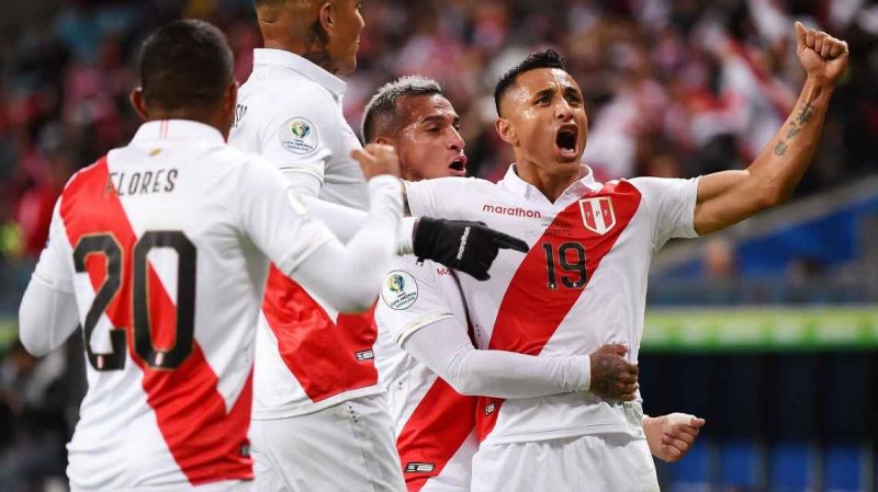 پرو3-0شیلی؛ شکست مدافع عنوان قهرمانی در نیمه‌نهایی