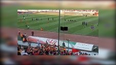 کالدرون و پرتاب گل به سمت هواداران پرسپولیس