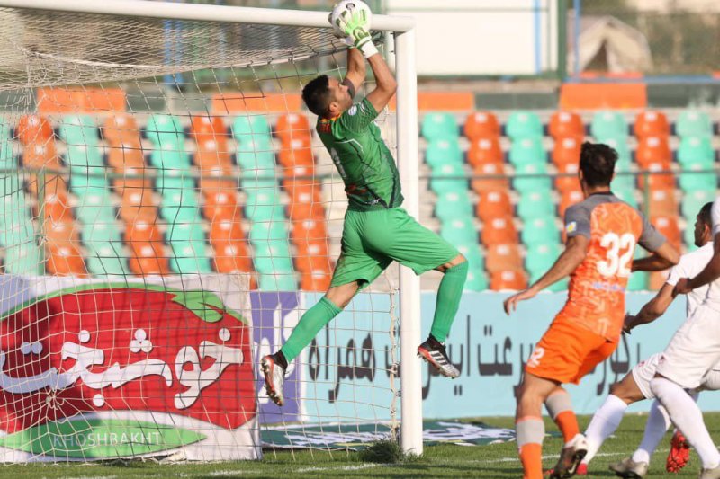 فلاح‌زاده: بیرانوند هم مثل من گل خورد