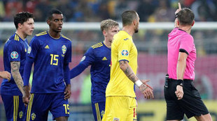 جنجال نژادپرستی این بار در بازی رومانی-سوئد