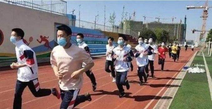 مرگ چند دانش‌آموز چینی در کلاس ورزش!