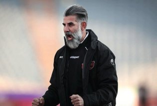 با نظر یحیی گلمحمدی؛/ جدایی رسمی مربی گلرهای محبوب پرسپولیس