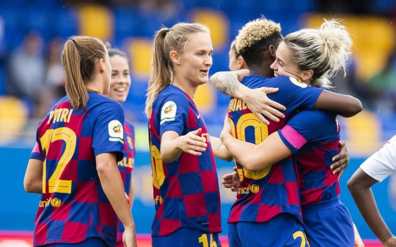 تیم فوتبال زنان بارسلونا جور مردان را کشید