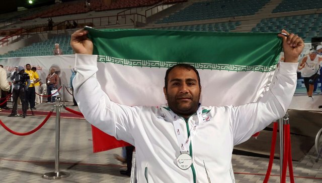 امیری: سهمیه پرتاب وزنه هم میخواهم