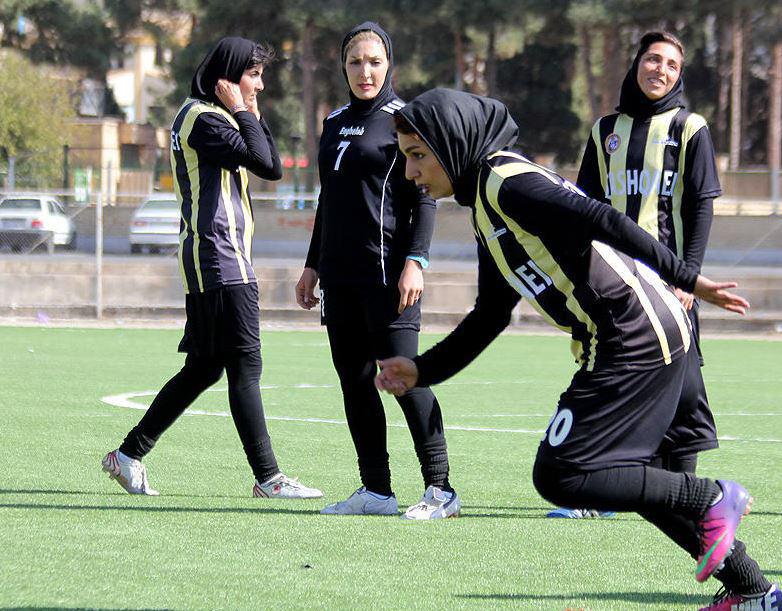 قشقایی علیه ثبات در فوتبال بانوان