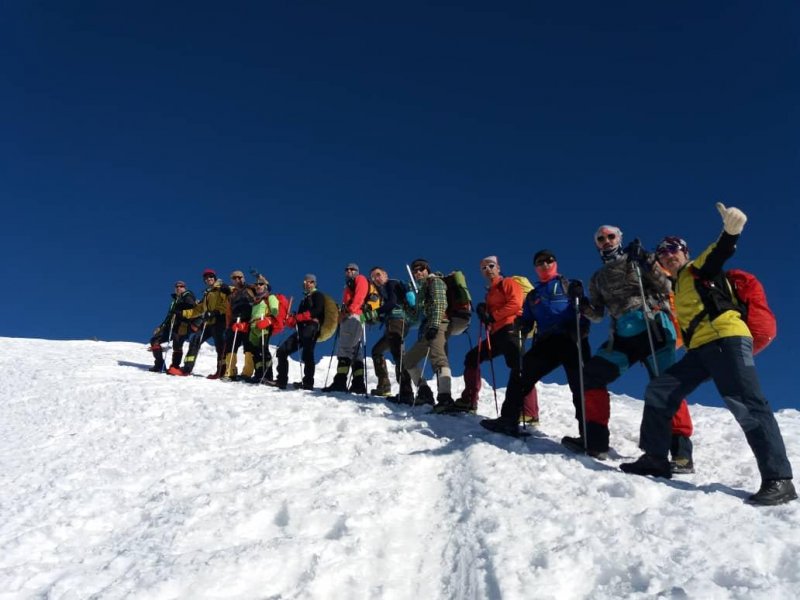 صعود کوهنوردان تیم واکنش سریع ارتش به قله کهار