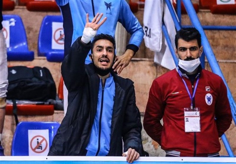 هادیپور: برخی نشان دادند که پشت ملیپوشان نیستند