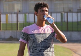 قراردادم از تمام بازیکنان تراکتور بالاتر بود / هخامنش: مالک باشگاه جدیدم پسر آمیتا پاچان است!