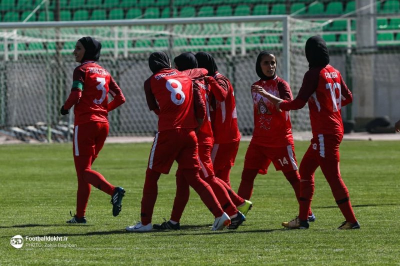 روز ویژه برای خانم گل فوتبال زنان در سنندج