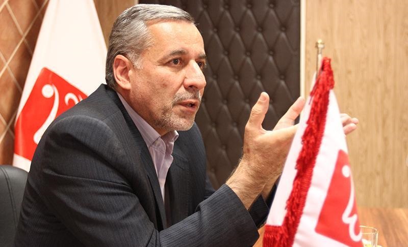 شیرازی: دست رقبای خودم را میبوسم