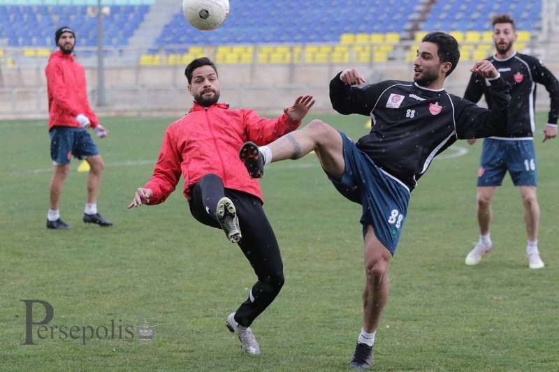 ترک هتل توسط پرسپولیسیها با تدابیر بهداشتی