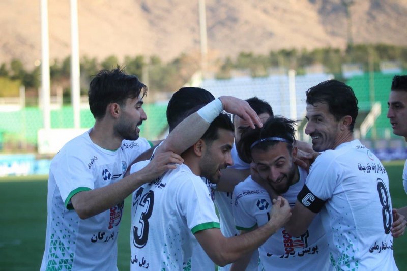 ذوبآهن 1- صنعت نفت 0؛ روح کارلوس در کالبد فرشاد