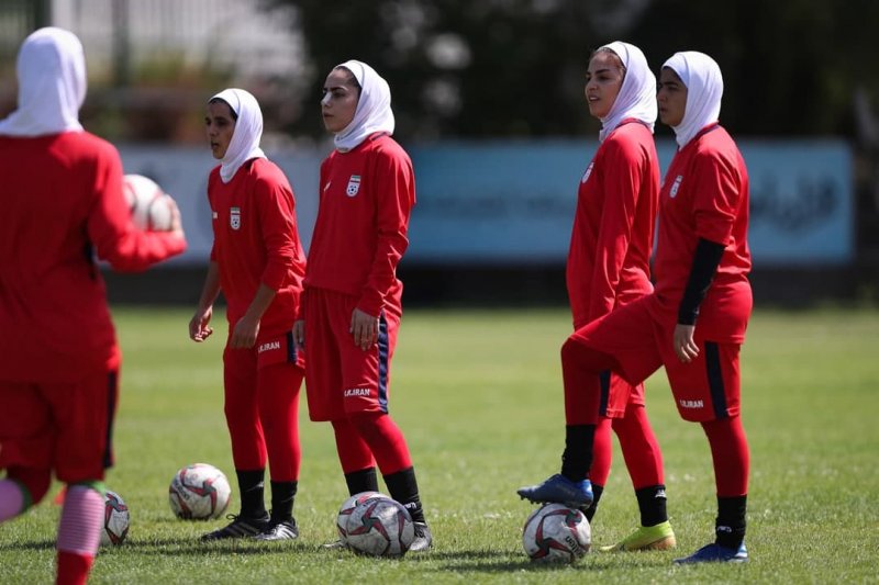 بررسی عملکرد مدیریت فوتبال زنان