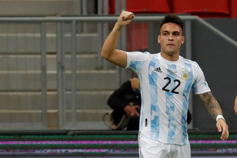 دلیل اشک‌های ستاره تیم ملی آرژانتین روی نیمکت
