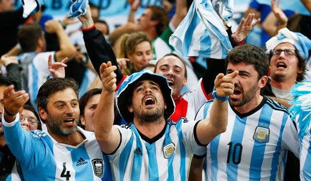 هجوم هواداران آرژانتینی برای تماشای بازی مسی