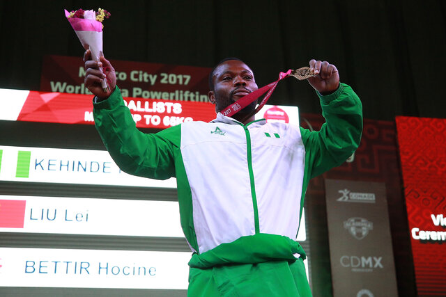 محرومیت ۲.۵ ساله قهرمان وزنه برداری پارالمپیک
