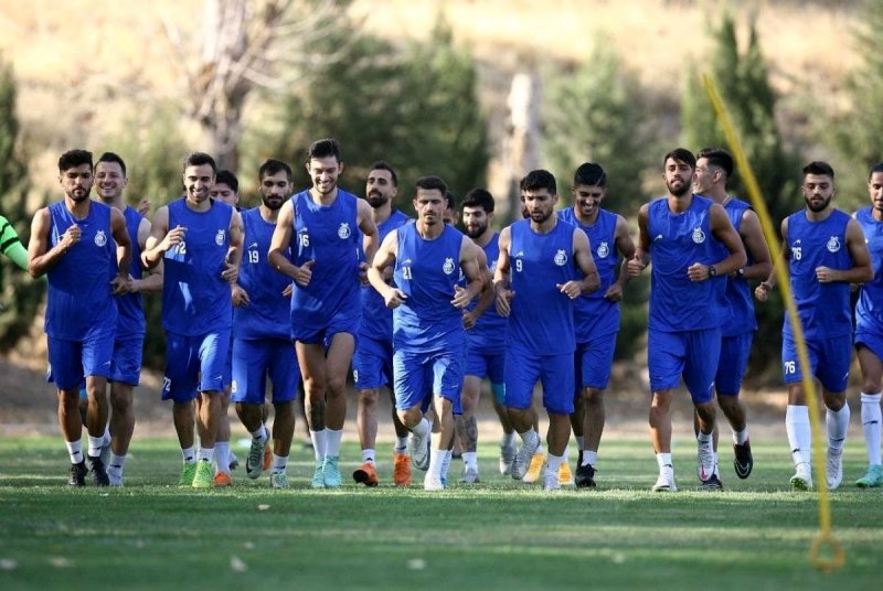 خارجیهای استقلال به دیدار با ذوبآهن میرسند