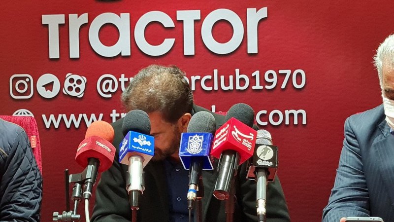 فیروز کریمی از سرمربیگری تراکتور استعفاء داد